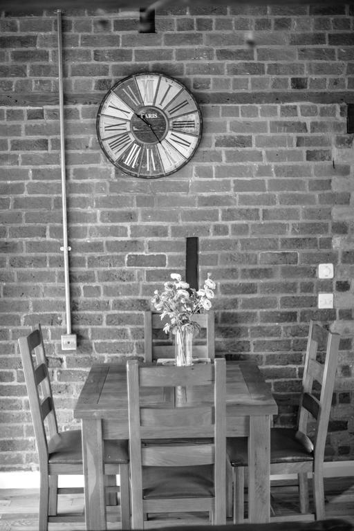 The Little Barn Apartment Lincoln Bagian luar foto