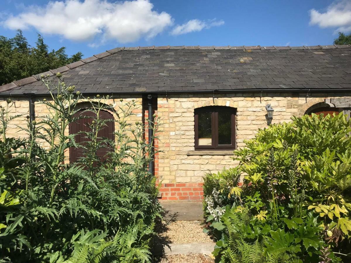 The Little Barn Apartment Lincoln Bagian luar foto
