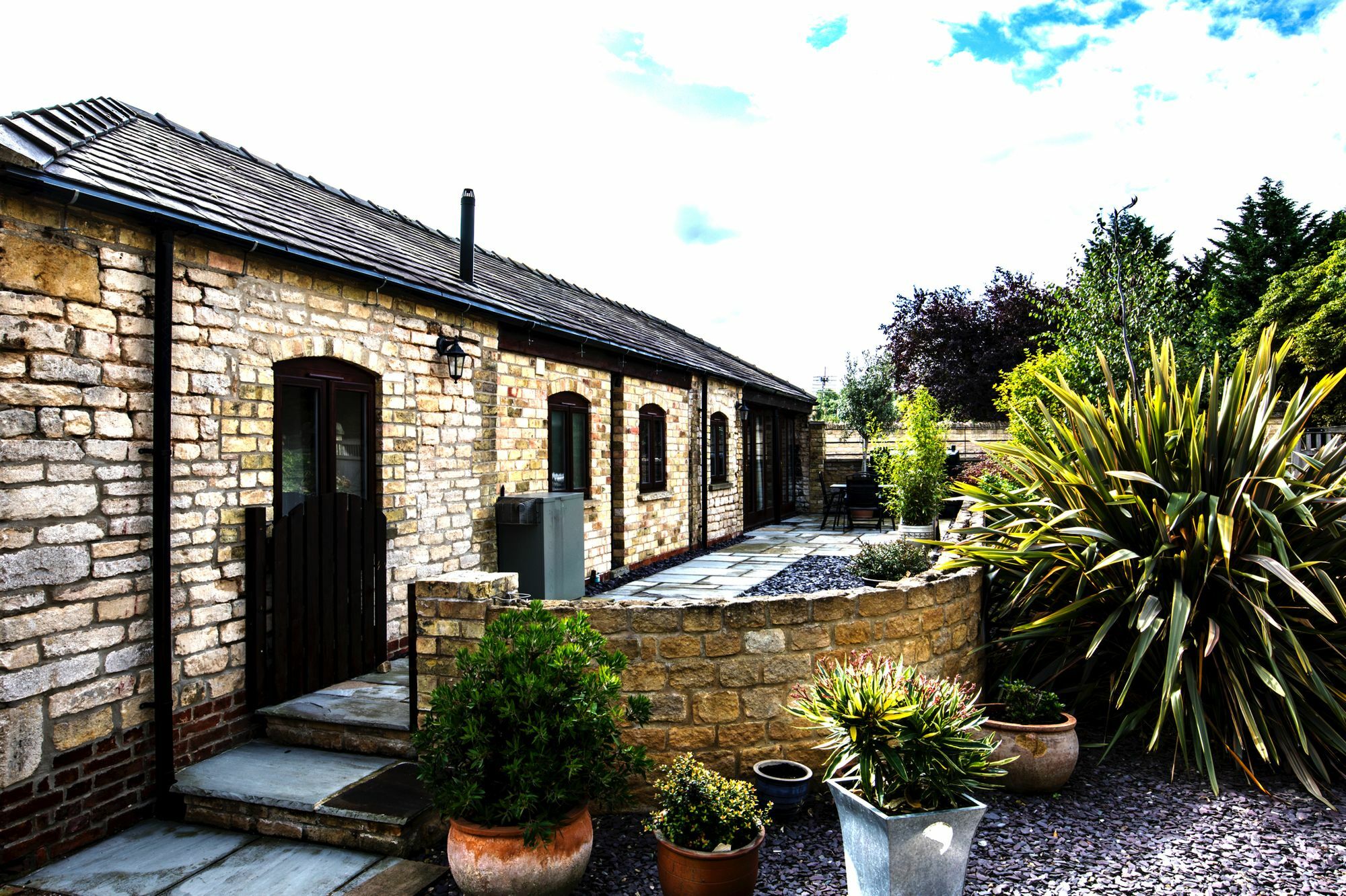 The Little Barn Apartment Lincoln Bagian luar foto